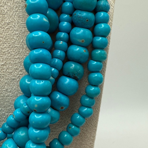 Monies Gerda Lynggaard Elegant Turquoise Color Beaded Buffalo Bone Necklace - Picture 6 of 13